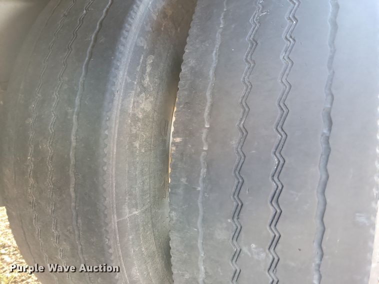 image for item DN3714 2007 Wilson PSDCL-402P livestock trailer