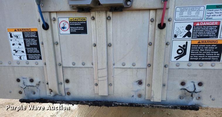 image for item DN3715 2010 Wilson PSDCL-402P livestock trailer