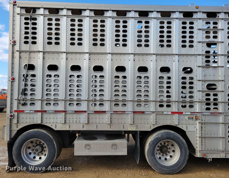 image for item DN3715 2010 Wilson PSDCL-402P livestock trailer