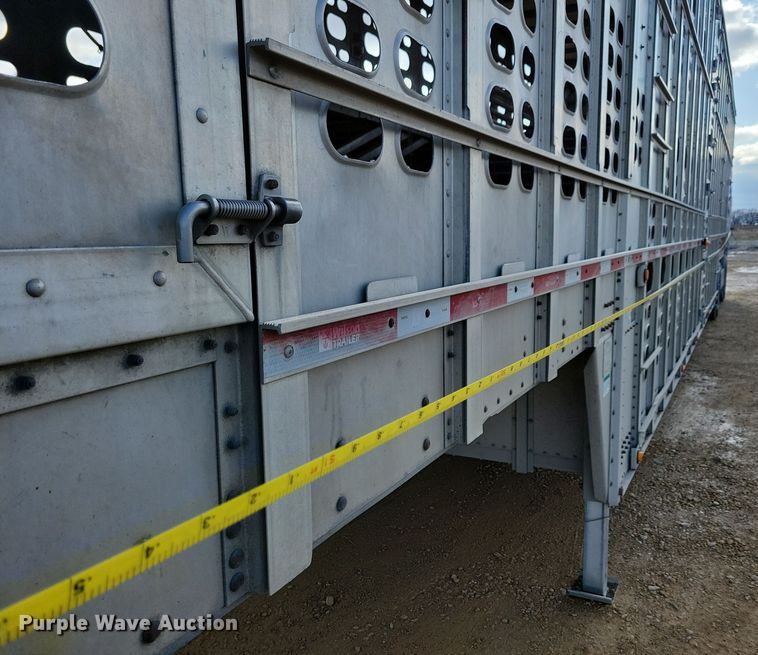 image for item DN3715 2010 Wilson PSDCL-402P livestock trailer