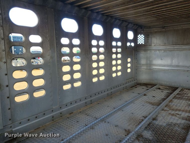 image for item DN3715 2010 Wilson PSDCL-402P livestock trailer