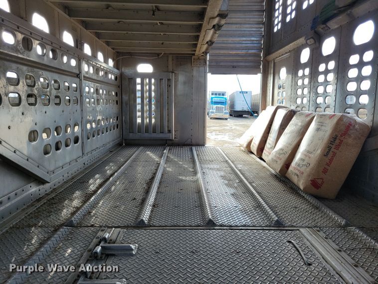 image for item DN3715 2010 Wilson PSDCL-402P livestock trailer