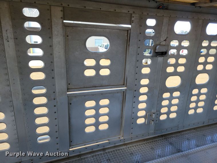 image for item DN3715 2010 Wilson PSDCL-402P livestock trailer