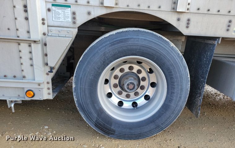 image for item DN3715 2010 Wilson PSDCL-402P livestock trailer