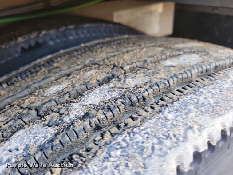 image for item DN3715 2010 Wilson PSDCL-402P livestock trailer