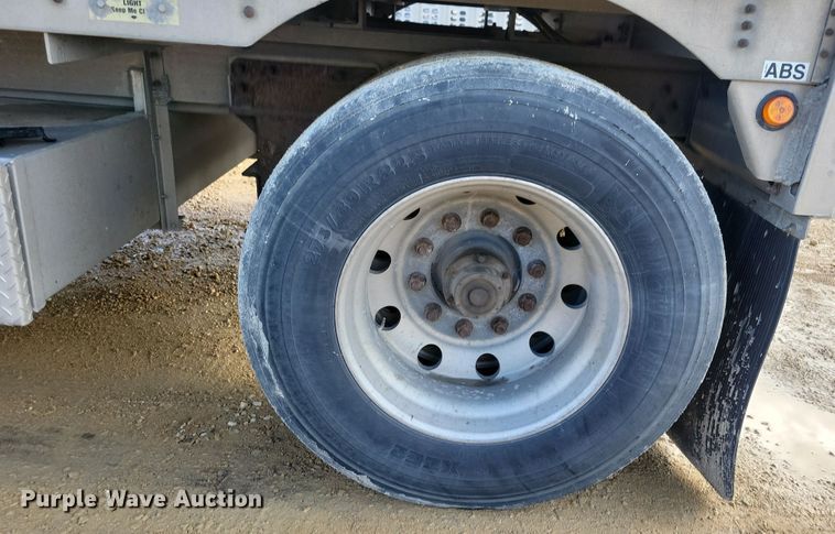 image for item DN3715 2010 Wilson PSDCL-402P livestock trailer