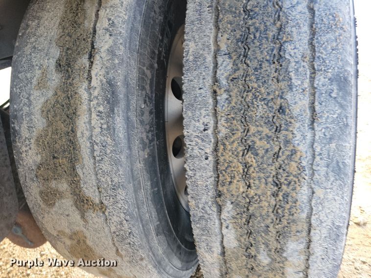 image for item DN3715 2010 Wilson PSDCL-402P livestock trailer