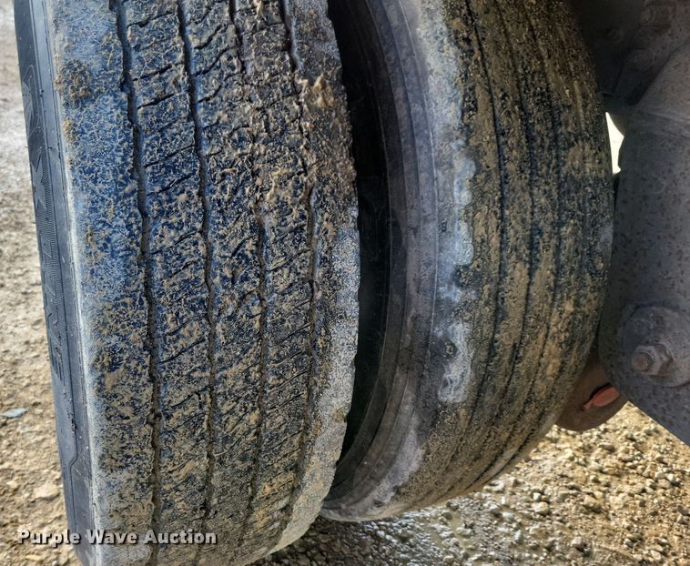 image for item DN3715 2010 Wilson PSDCL-402P livestock trailer