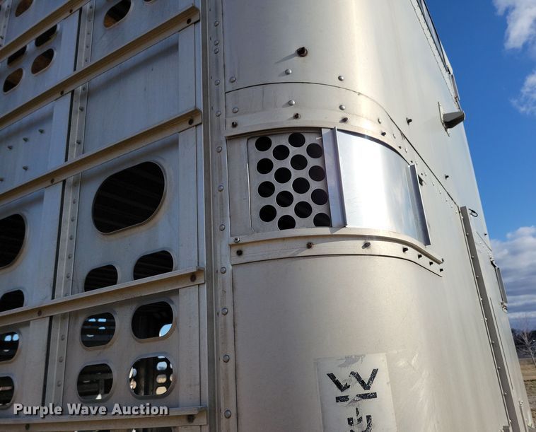 image for item DN3717 2007 Wilson PSDCL-402HP livestock trailer