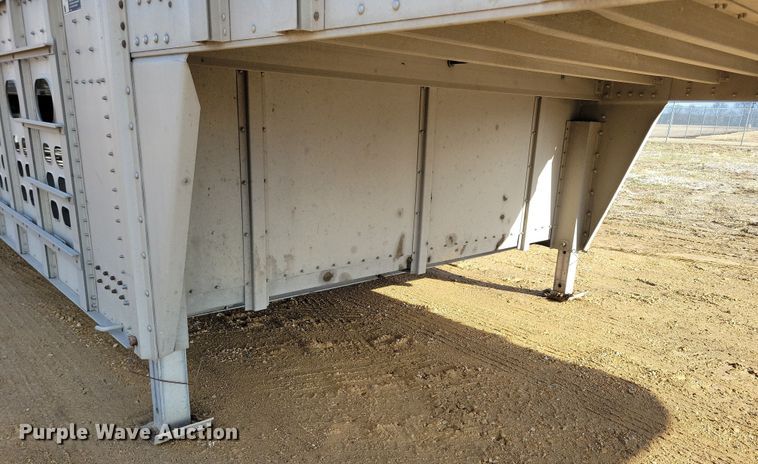 image for item DN3717 2007 Wilson PSDCL-402HP livestock trailer