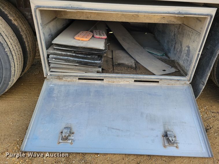 image for item DN3717 2007 Wilson PSDCL-402HP livestock trailer