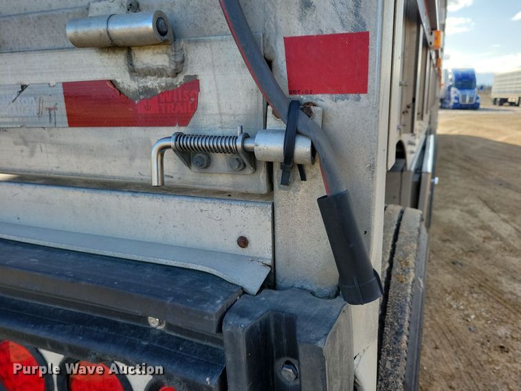 image for item DN3717 2007 Wilson PSDCL-402HP livestock trailer