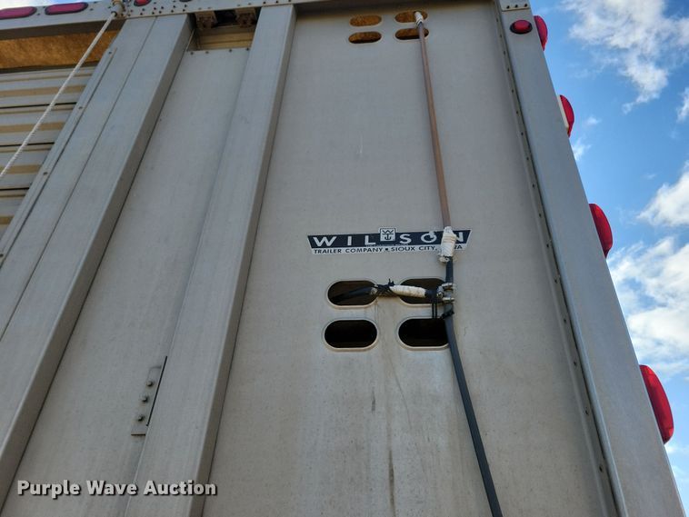 image for item DN3717 2007 Wilson PSDCL-402HP livestock trailer