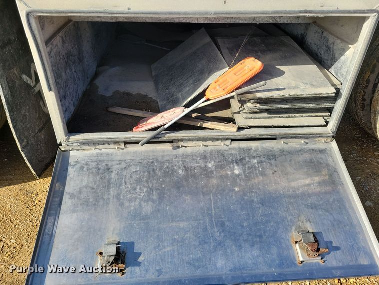 image for item DN3717 2007 Wilson PSDCL-402HP livestock trailer