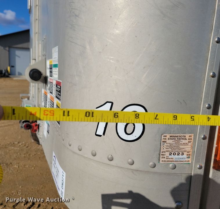 image for item DN3717 2007 Wilson PSDCL-402HP livestock trailer