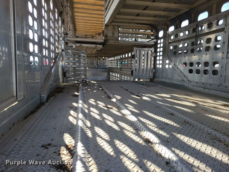 image for item DN3717 2007 Wilson PSDCL-402HP livestock trailer