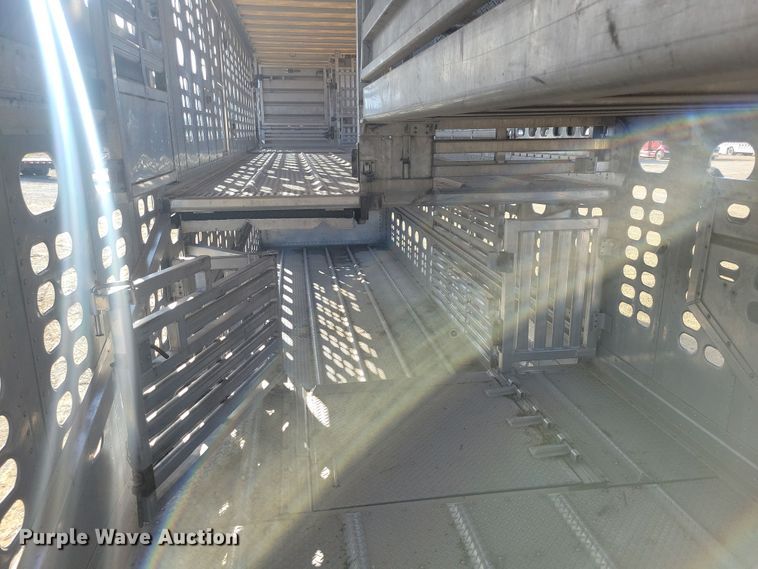 image for item DN3717 2007 Wilson PSDCL-402HP livestock trailer