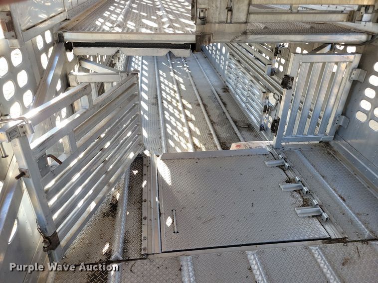 image for item DN3717 2007 Wilson PSDCL-402HP livestock trailer