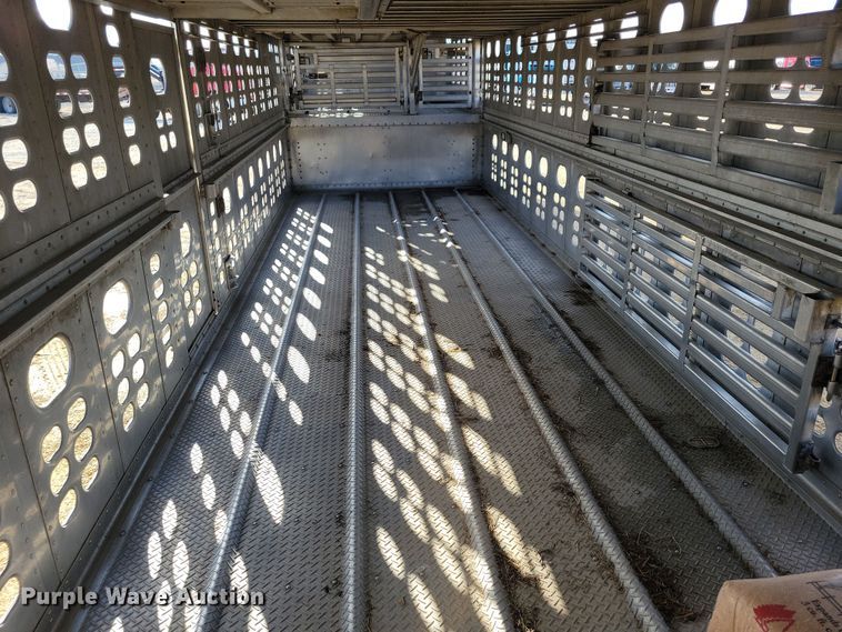 image for item DN3717 2007 Wilson PSDCL-402HP livestock trailer