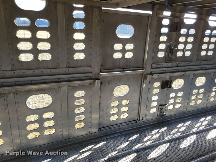 image for item DN3717 2007 Wilson PSDCL-402HP livestock trailer