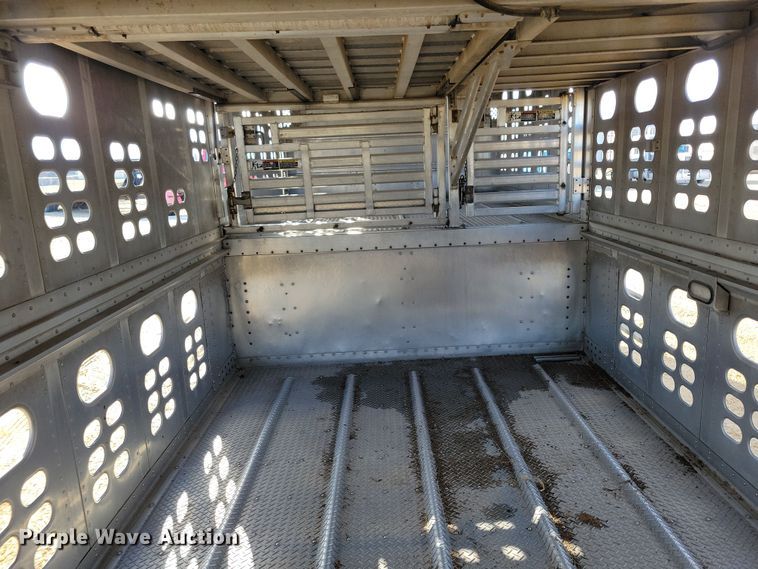 image for item DN3717 2007 Wilson PSDCL-402HP livestock trailer