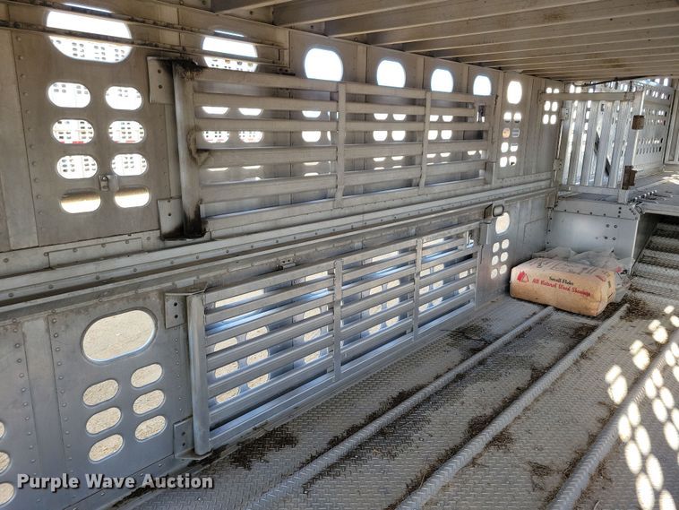 image for item DN3717 2007 Wilson PSDCL-402HP livestock trailer