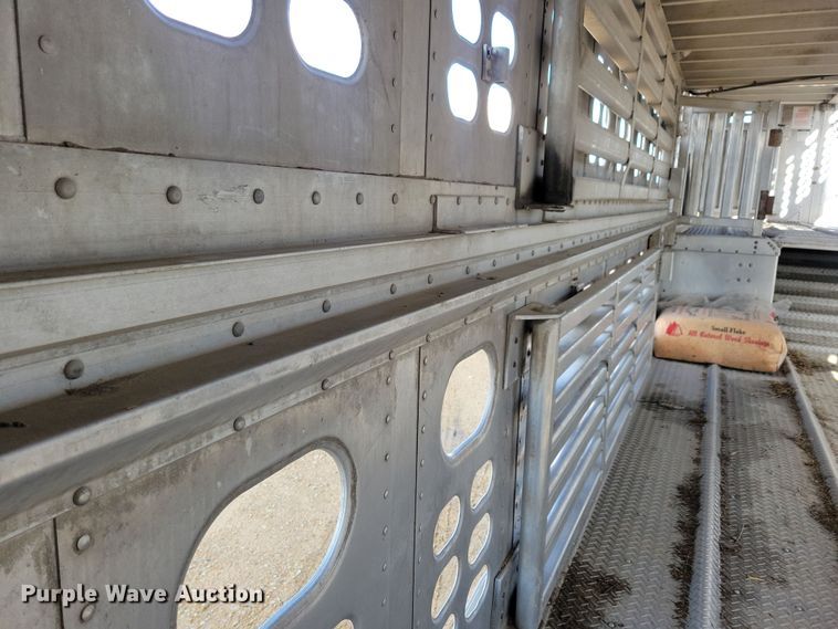 image for item DN3717 2007 Wilson PSDCL-402HP livestock trailer