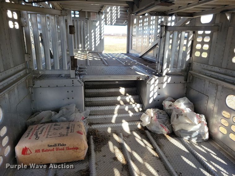 image for item DN3717 2007 Wilson PSDCL-402HP livestock trailer