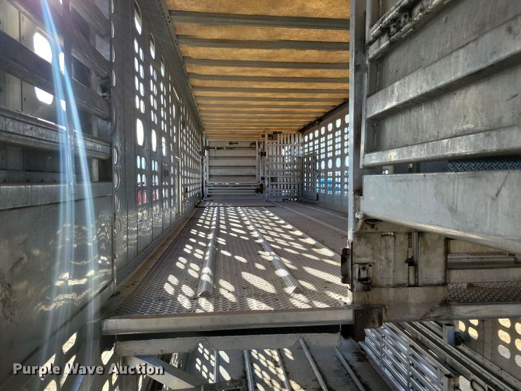 image for item DN3717 2007 Wilson PSDCL-402HP livestock trailer