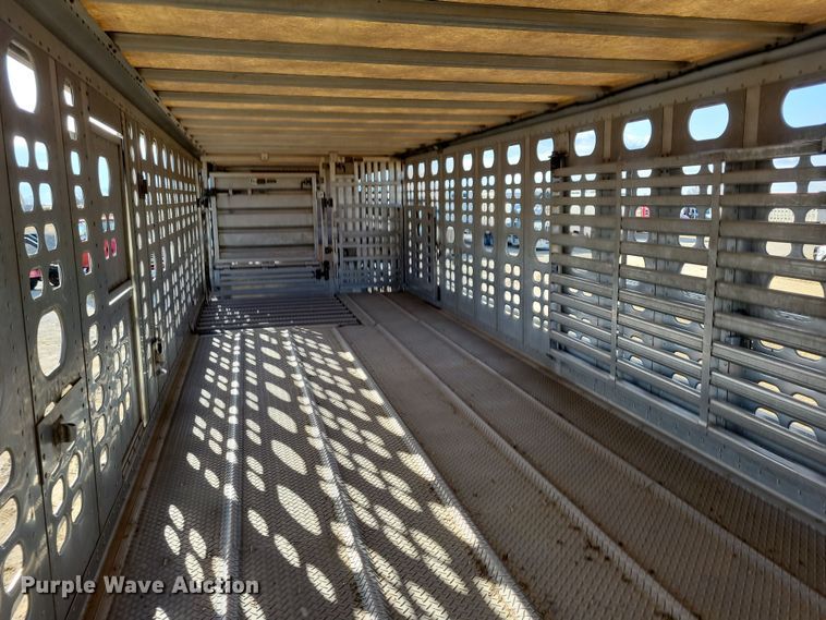 image for item DN3717 2007 Wilson PSDCL-402HP livestock trailer