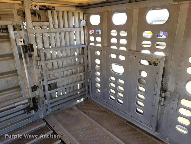image for item DN3717 2007 Wilson PSDCL-402HP livestock trailer