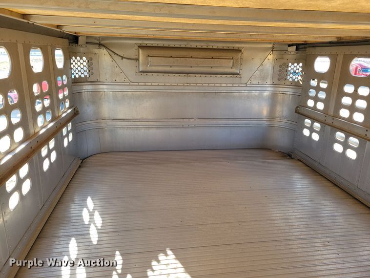 image for item DN3717 2007 Wilson PSDCL-402HP livestock trailer