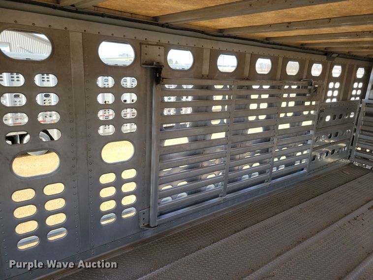 image for item DN3717 2007 Wilson PSDCL-402HP livestock trailer