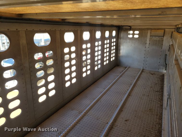 image for item DN3717 2007 Wilson PSDCL-402HP livestock trailer