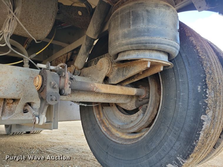 image for item DN3717 2007 Wilson PSDCL-402HP livestock trailer