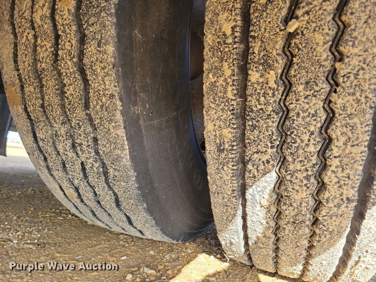 image for item DN3717 2007 Wilson PSDCL-402HP livestock trailer