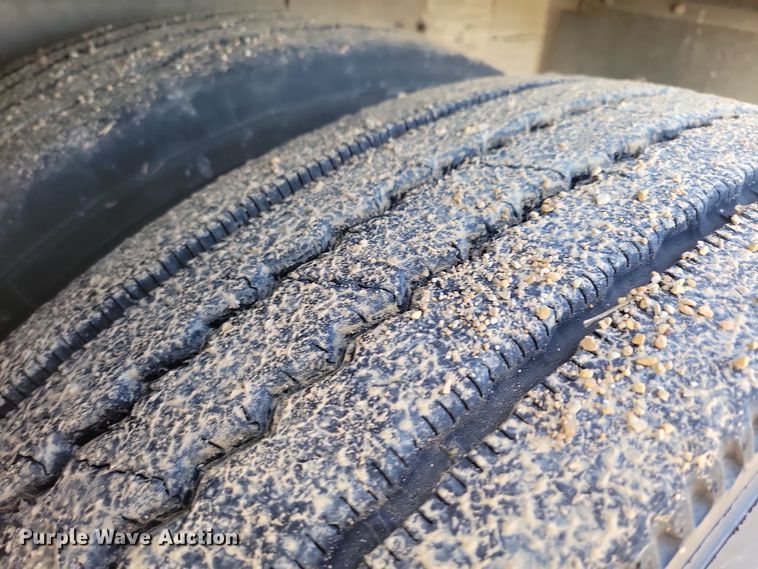 image for item DN3717 2007 Wilson PSDCL-402HP livestock trailer