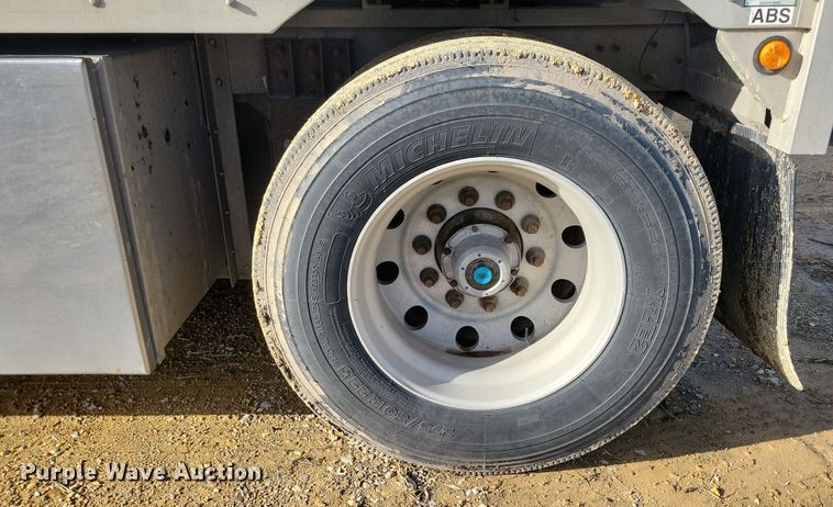 image for item DN3717 2007 Wilson PSDCL-402HP livestock trailer