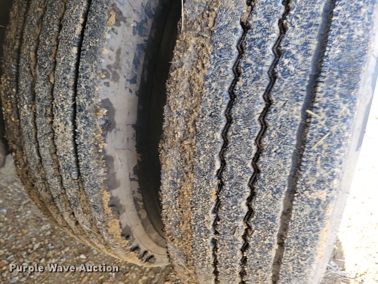 image for item DN3717 2007 Wilson PSDCL-402HP livestock trailer