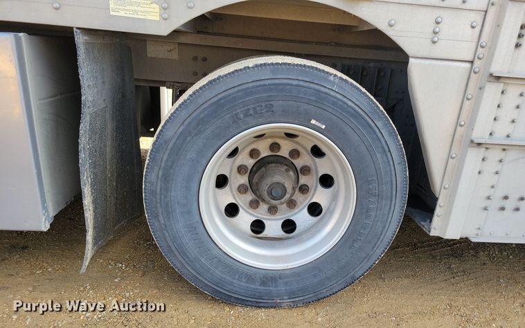 image for item DN3717 2007 Wilson PSDCL-402HP livestock trailer