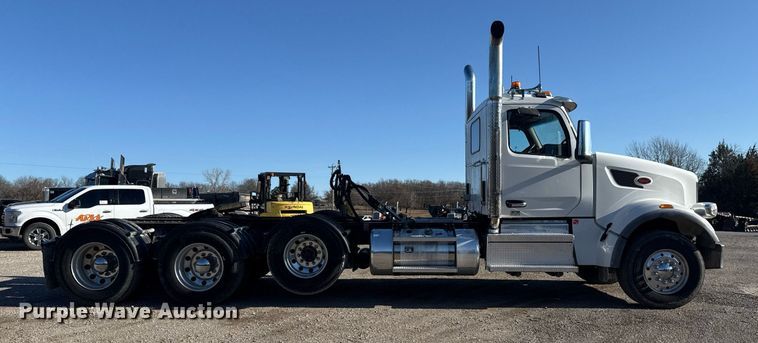 image for item DS3628 2023 Peterbilt 567 semi truck