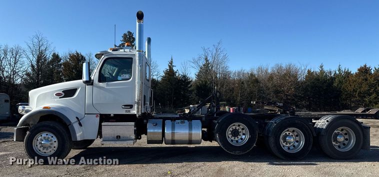 image for item DS3628 2023 Peterbilt 567 semi truck
