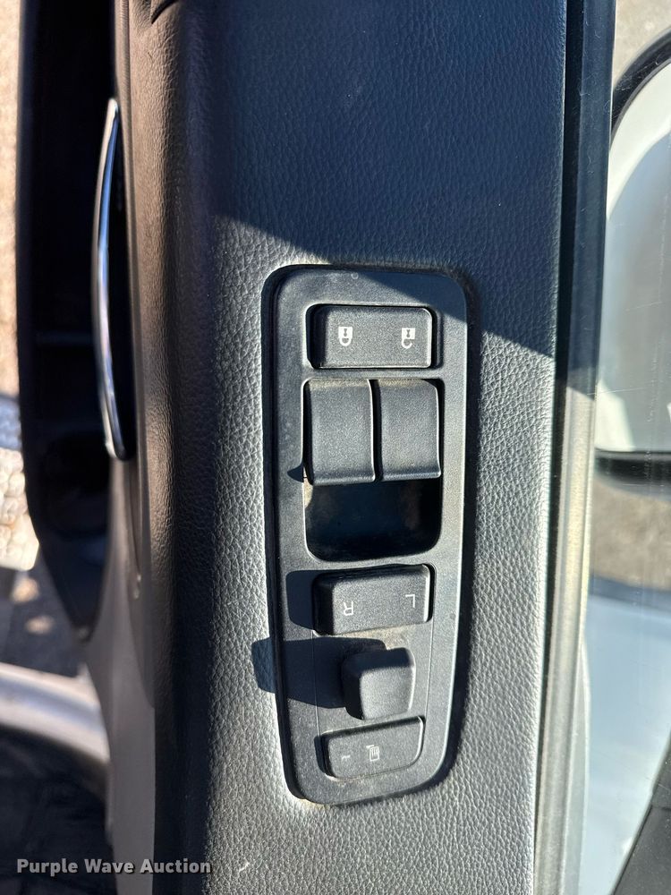 image for item DS3628 2023 Peterbilt 567 semi truck