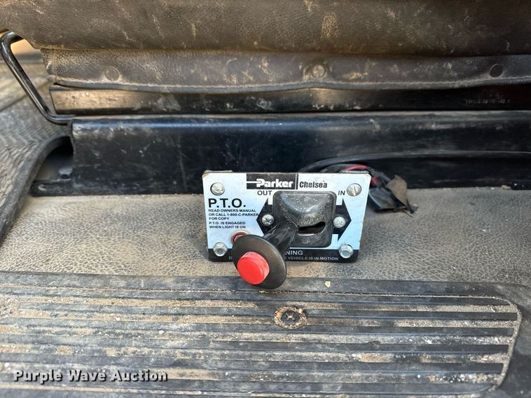 image for item DS3628 2023 Peterbilt 567 semi truck