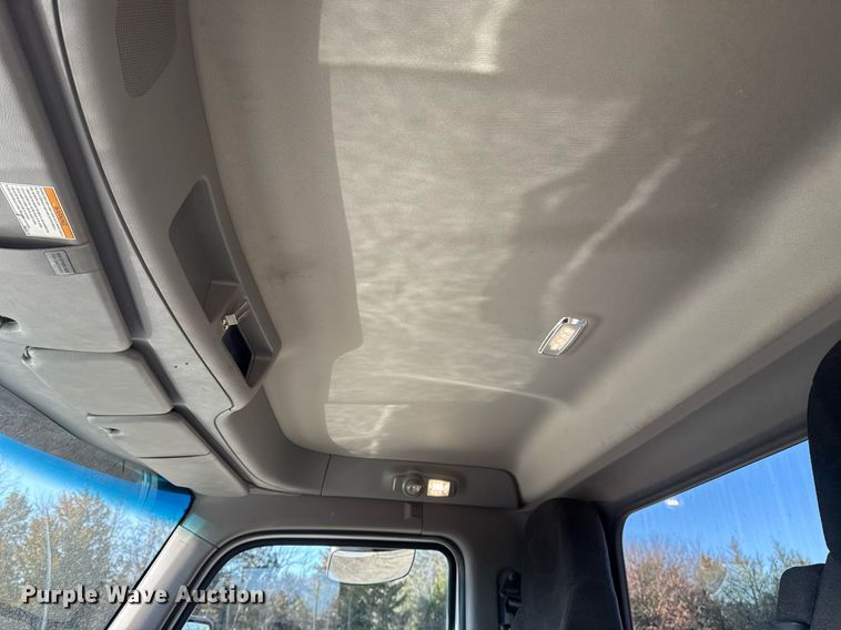 image for item DS3628 2023 Peterbilt 567 semi truck