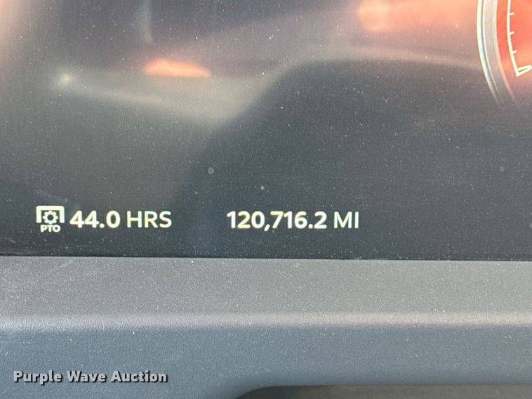 image for item DS3628 2023 Peterbilt 567 semi truck