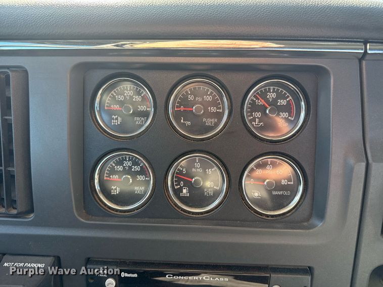 image for item DS3628 2023 Peterbilt 567 semi truck