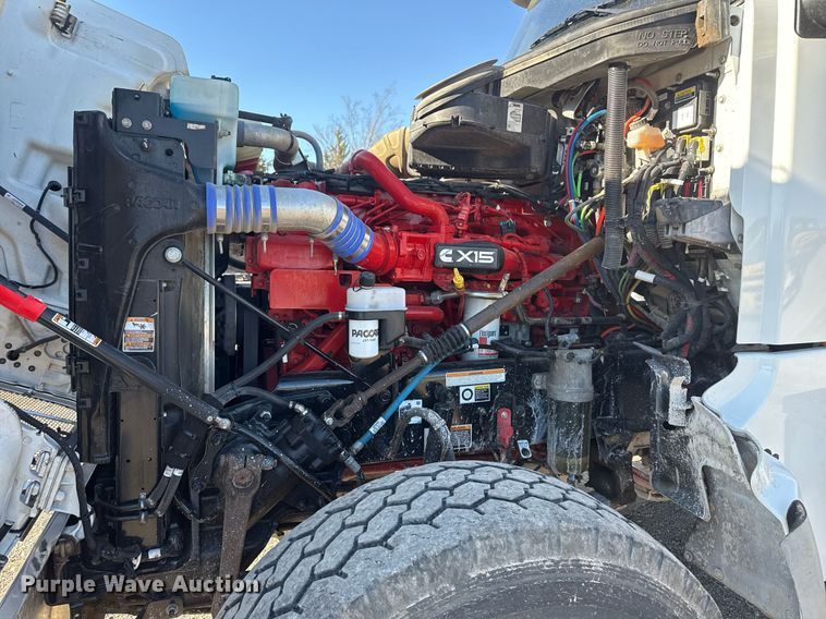 image for item DS3628 2023 Peterbilt 567 semi truck