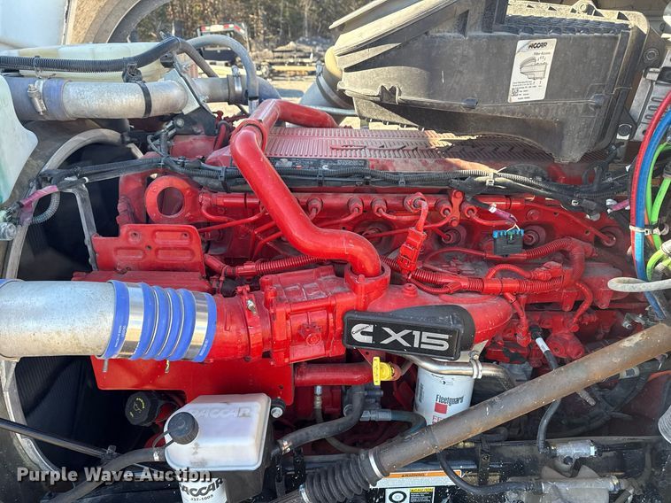 image for item DS3628 2023 Peterbilt 567 semi truck