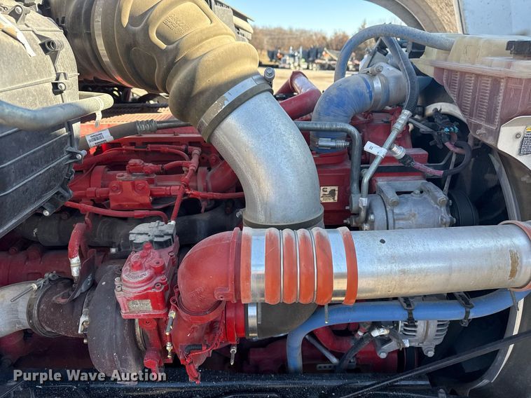 image for item DS3628 2023 Peterbilt 567 semi truck